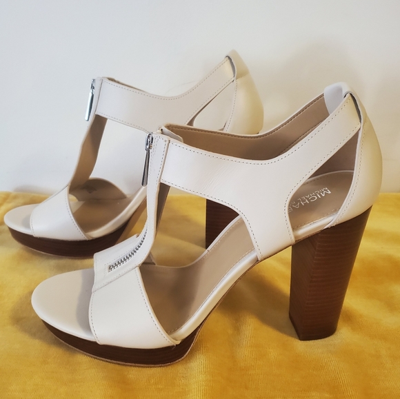 Michael Kors shoes - Picture 2 of 3